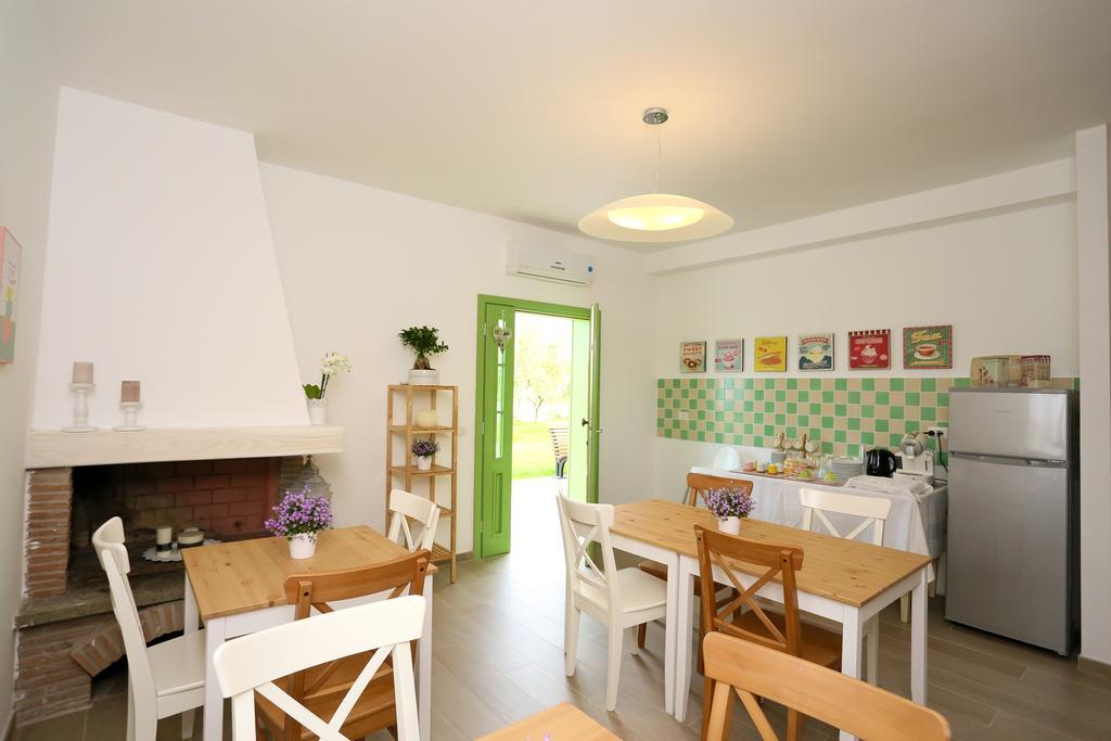 Bed And Breakfast Country Cottage Civitavecchia Exterior photo