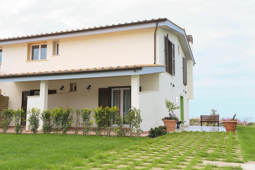 Bed And Breakfast Country Cottage Civitavecchia Exterior photo