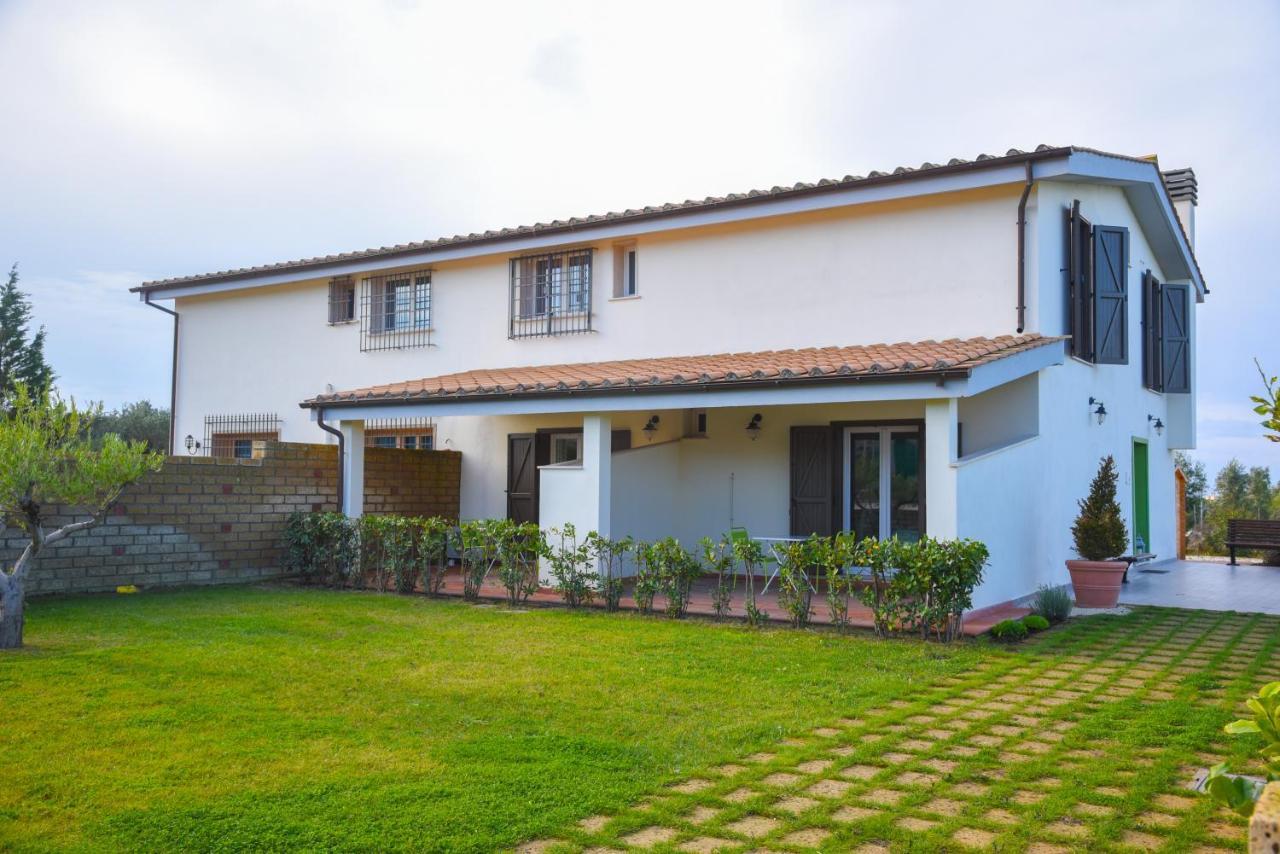 Bed And Breakfast Country Cottage Civitavecchia Exterior photo